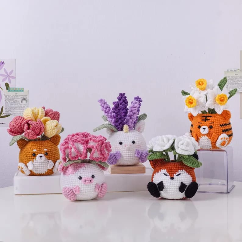 New Handmade Crochet Cartoon Series Artificial Potted Lavender Unicorn Narcissus Tiger Carnation Pig Ornament