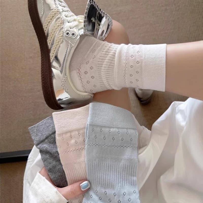 Women's Spring/Summer Thin Hollow Floral Mesh Socks, Seamless Mid-Calf Socks, Ins Style, Pure Cotton Stacking Socks for Women