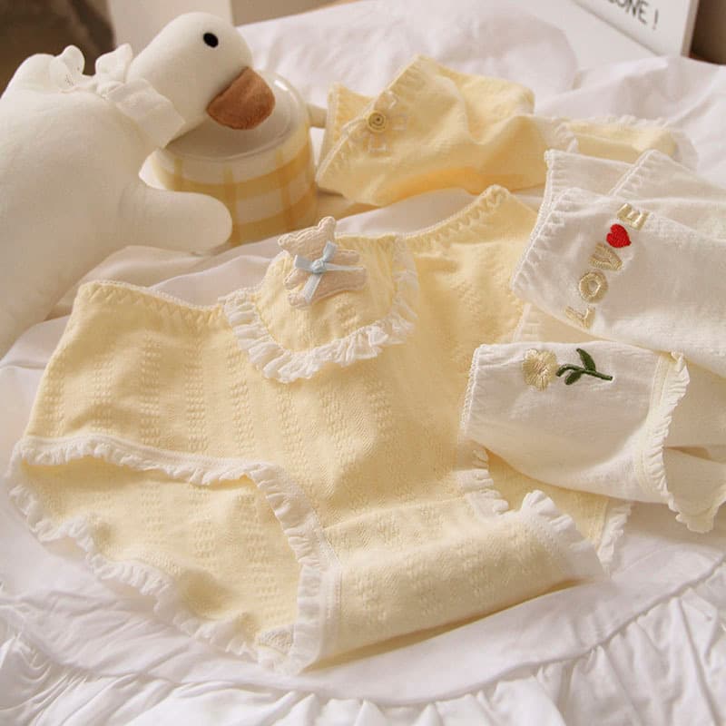 Goose Yellow Cream Bear# Women's Cotton Antibacterial Gusset Mid-low Waist Sweet Cute Breathable Girls' Triangle Panties A301