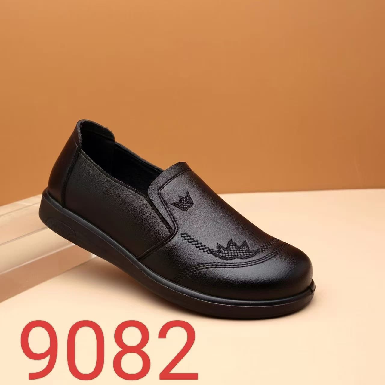 Factory Direct Polyurethane Sole Microfiber Leather Women's Flats Mother Shoes Soft Lightweight Casual Shoes Embroidered Leather Shoes Wholesale
