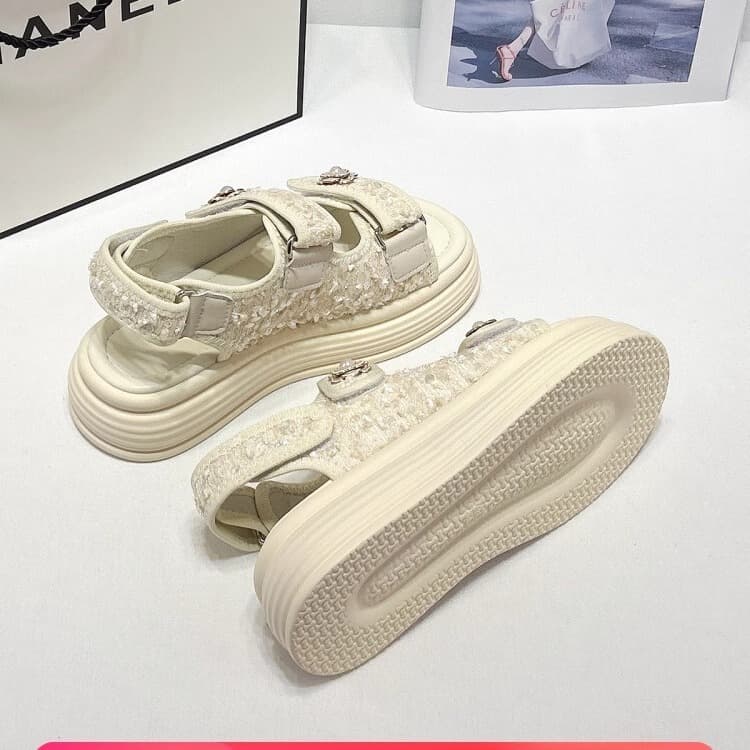 Xiaoxiangfeng sandals for women 2026 new summer outer wear versatile fashion thick-soled fairy style shoes for women with skirts