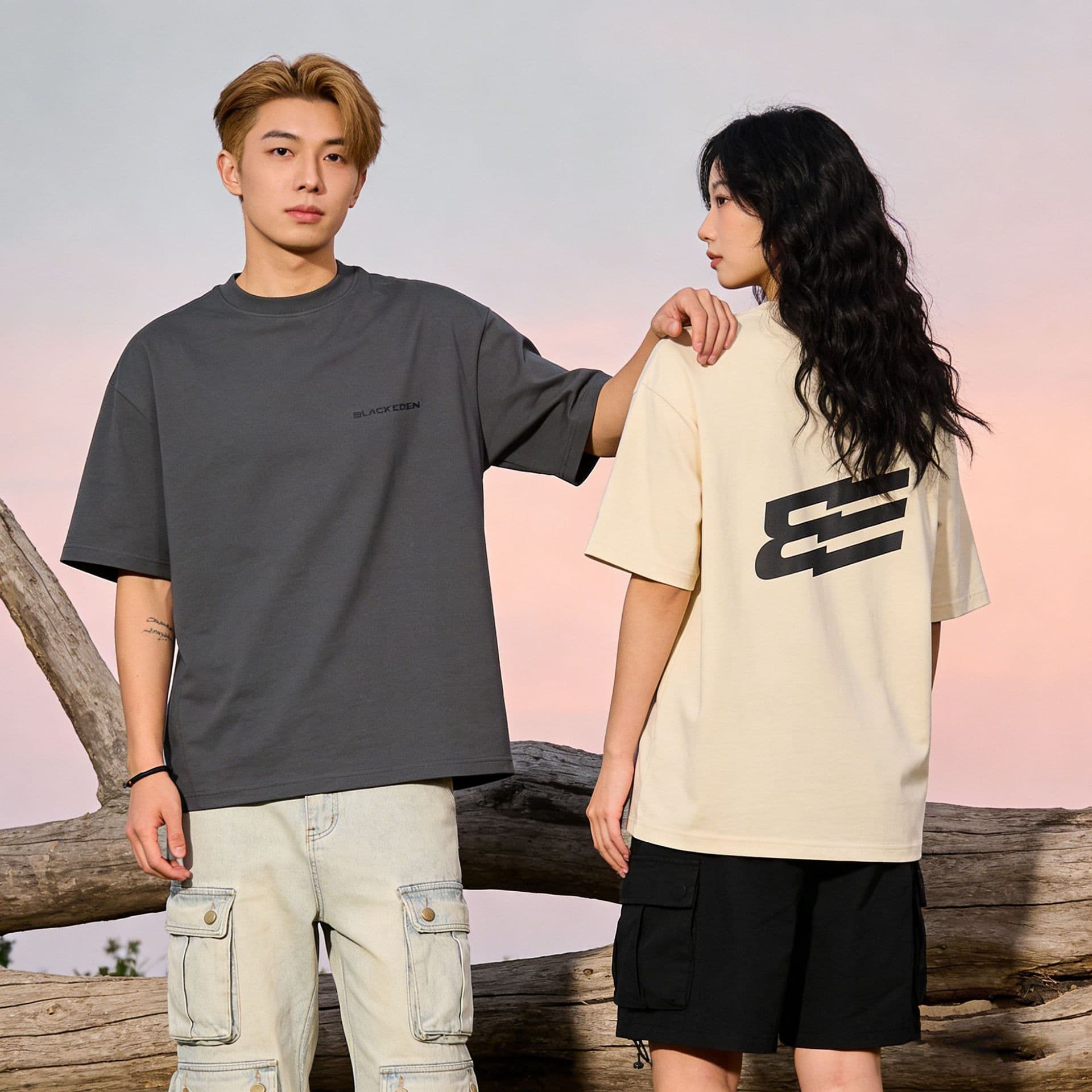 BLACKEDEN Front and Back Flocking Original Chinese Trend American Graffiti Print Short Sleeve T-Shirt for Men and Women Couple Top Summer