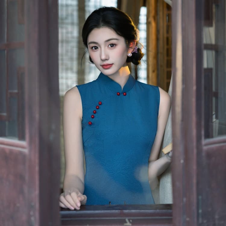Blue Cheongsam Stunning New Chinese Style Young Women's 2026 Early Spring New Arrival High-End Slim Fit Waist-Cinching Dress Republic Era Style