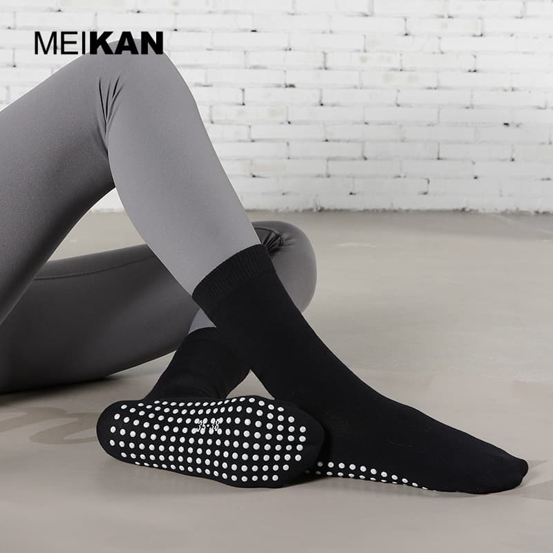 MEIKAN Mid-Calf Non-Slip Socks for Adults, Sports Dance Socks, Xinjiang Cotton Socks, Yoga Beginners Men Women Floor Socks