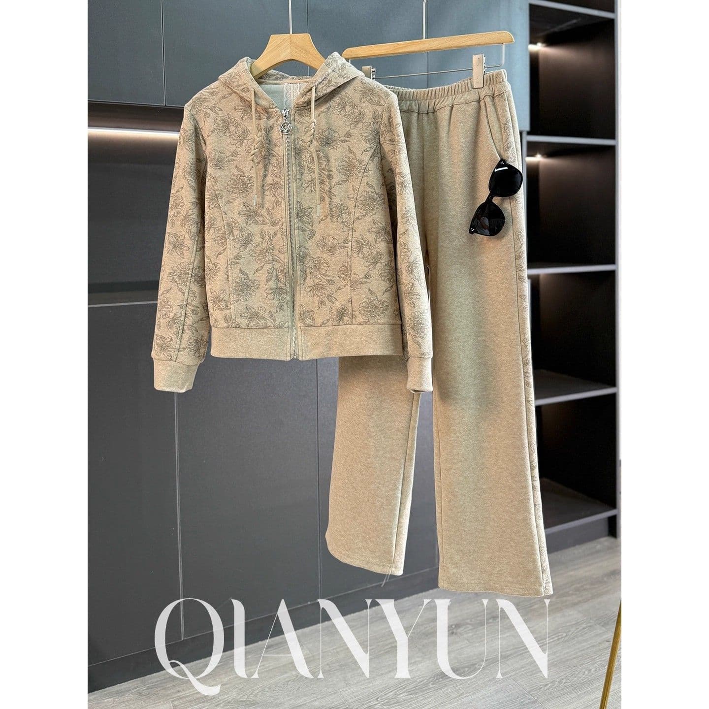 New Style Fashionable Hooded Spring/Autumn Coat for Mothers, Elderly Women's Casual Sportswear
