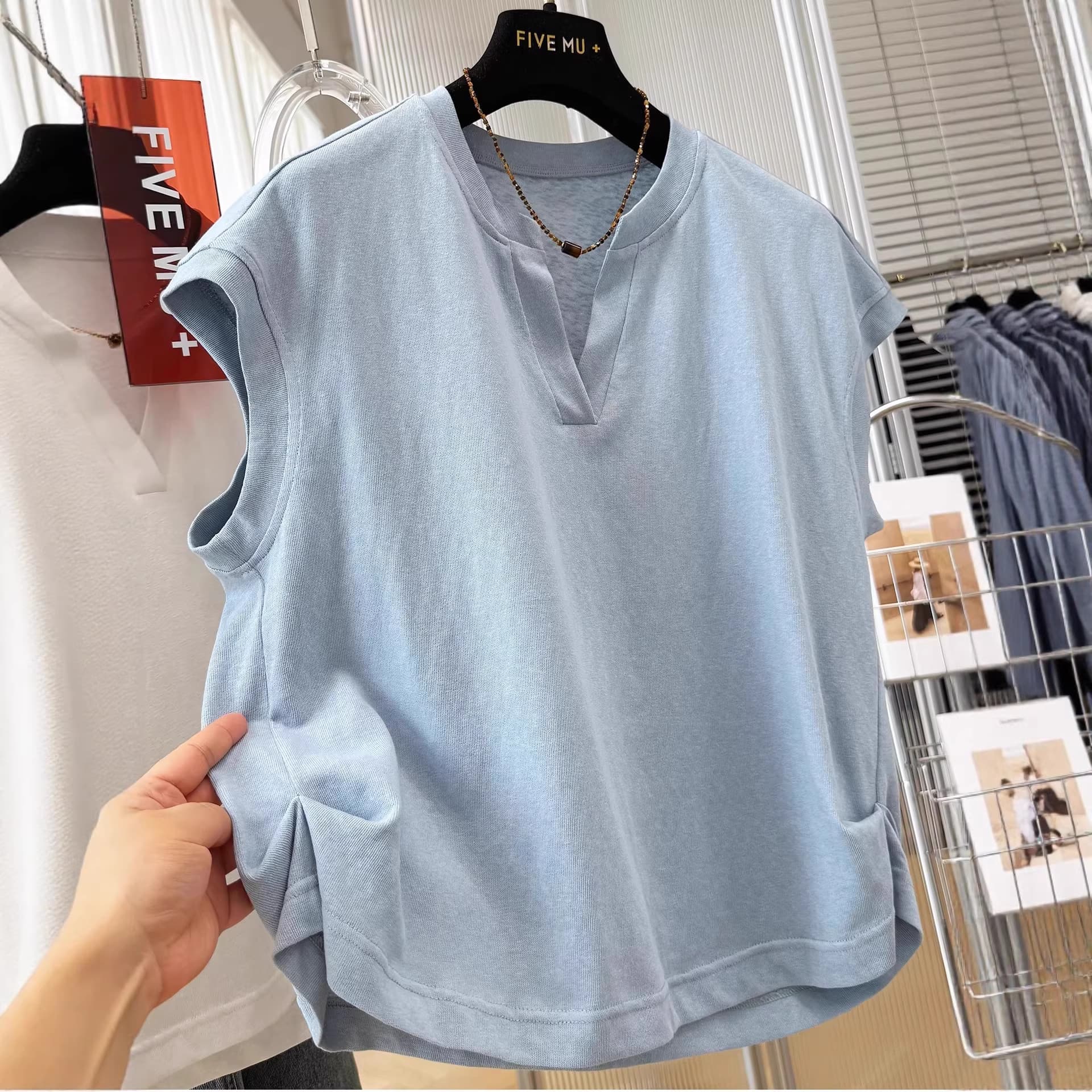 Light Blue V-Neck Short-Sleeve T-Shirt for Women, 2026 New Summer Style, Plus Size, Flattering Waist-Cinching Design, Super Stylish Top