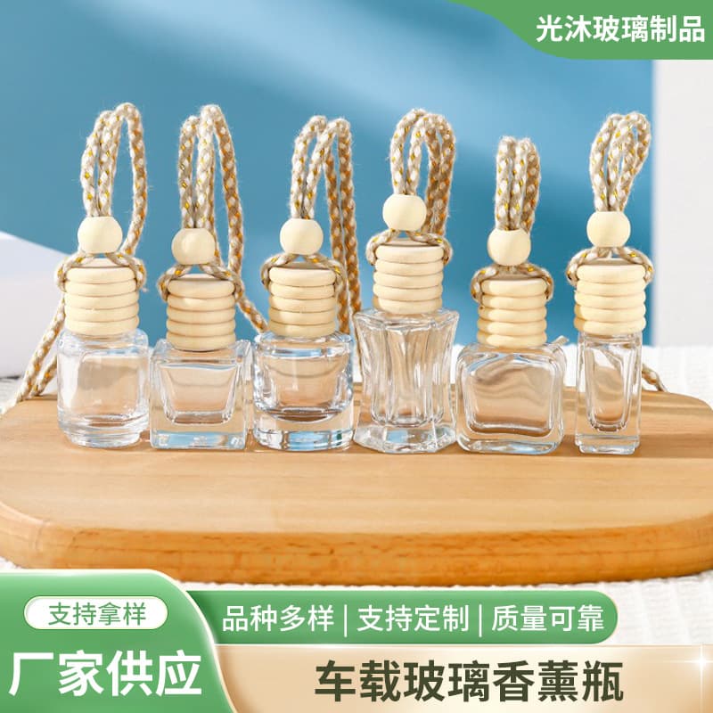 Wholesale Car Hanging Perfume Bottle Car Aroma Bottle Mini Air Conditioning Fragrance Vent Clip Refillable Essential Oil