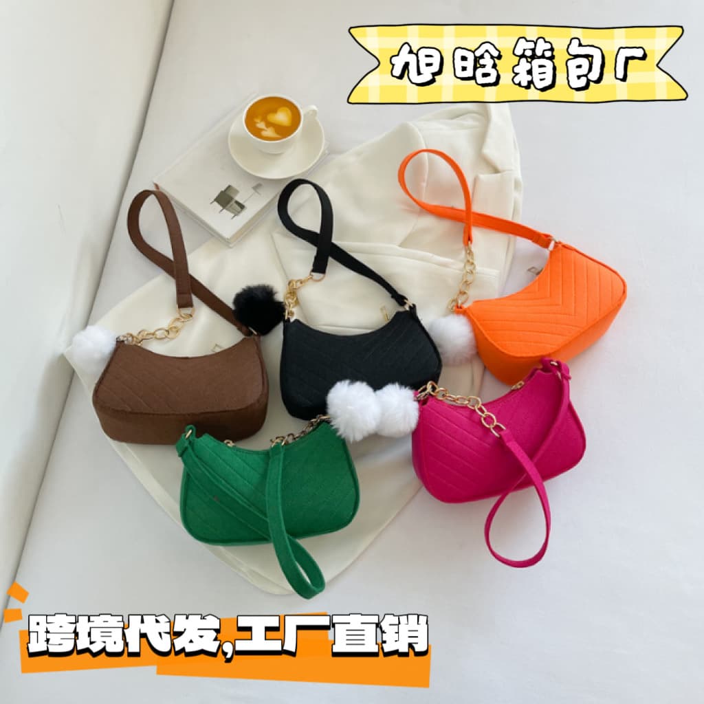 French High-End Fashionable Niche Bag Women 2026 New Stylish Small Square Bag Simple Felt Shoulder Underarm Bag