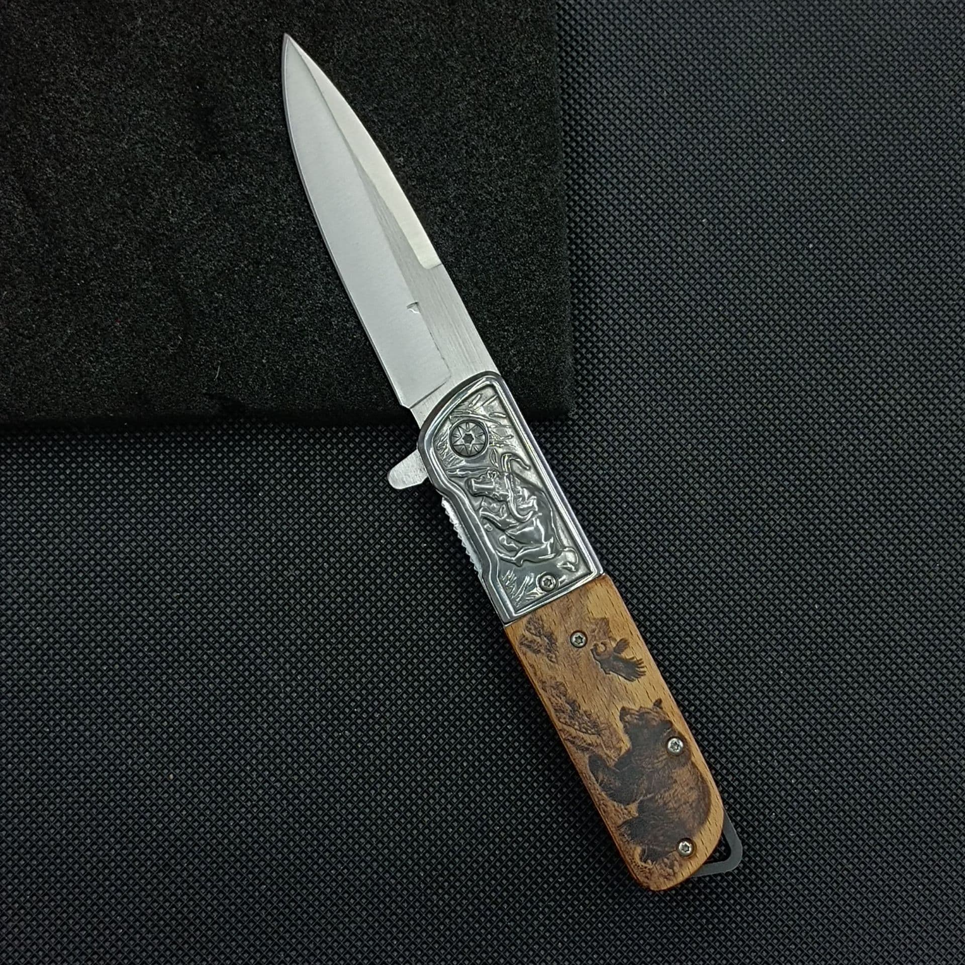 Outdoor Folding Knife with Embossed Craft, High Hardness Camping Tactical Self-Defense Knife, Multi-Functional Home Box Cutter