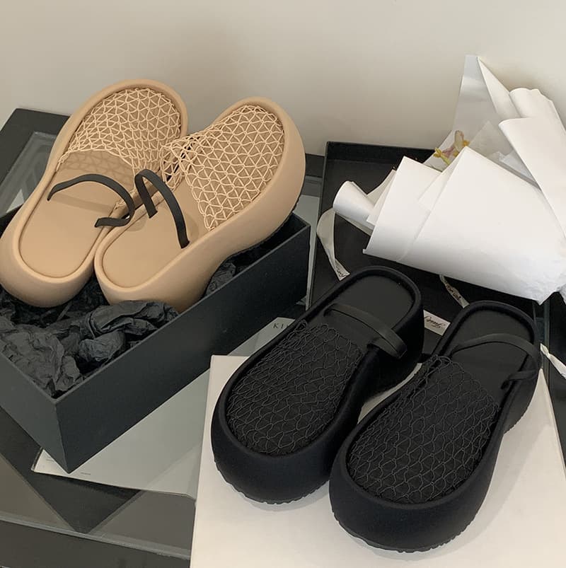 2026 New Summer Design Mesh Hollow Breathable Closed-Toe Half-Slip Thick-Soled Roman Platform Shoes