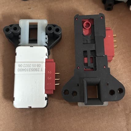 Suitable for Beko drum washing machine door lock ZV-446 new washing machine accessories washing machine electronic door switch