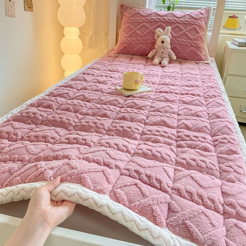 Autumn/Winter Milk Fleece Bed Sheet Set, Thickened Blanket Mattress, Student Dormitory Coral Fleece Bed Cover Sheet Three-piece Set
