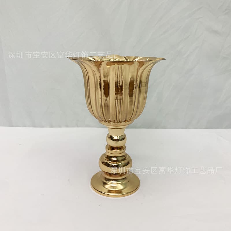 European light luxury flower ware bar layout dining table retro living room decoration flower arrangement ornaments golden vase wedding supplies