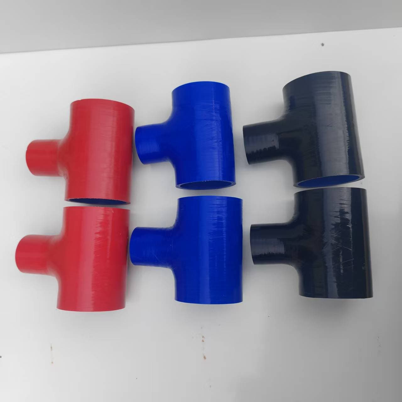 Automotive engineering machinery T-shaped three-way silicone tube, car modification pressure relief base, boost connector, intake silicone tube