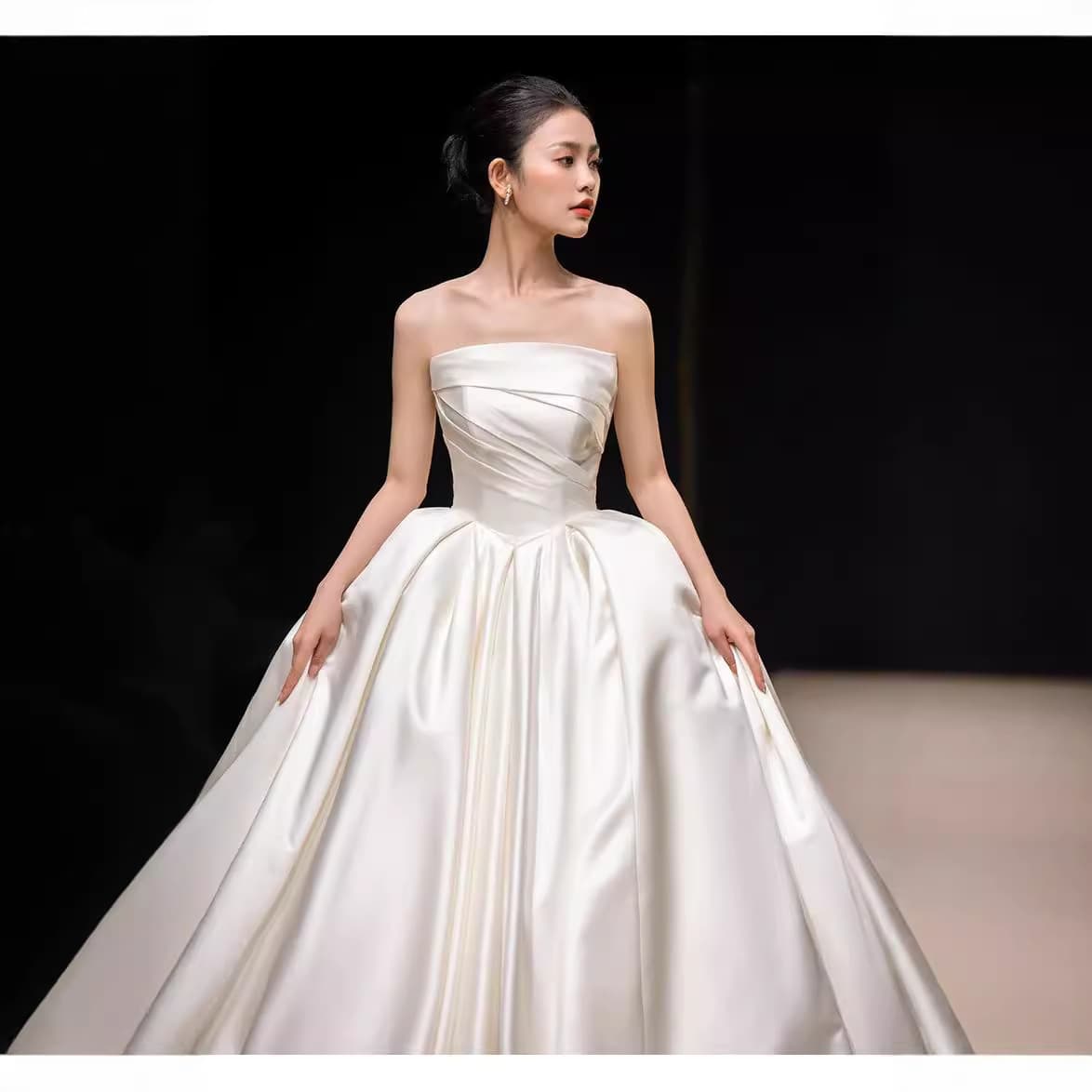 Mantingfang Same Style Palace Satin Wedding Dress 2026 New Bride Quality Strapless Large Train Dress Drop Shipping