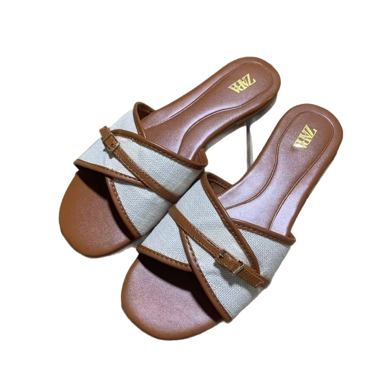 Z Shoes New Banquet Slippers A 2025 New European and American Square Toe Flat Sandals Women's Cross Buckle Shoes