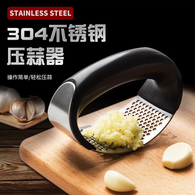 Manual Stainless Steel Ring Shaped Garlic Smasher Kitchen Tool for Grinding Garlic Paste Home Use Multi Function Garlic Peeler
