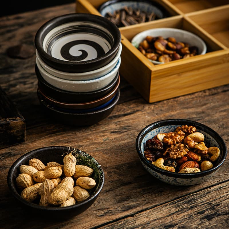 Japanese-style ceramic dipping dish, creative soy sauce and vinegar dish, appetizer and dim sum plate, restaurant commercial round dish set