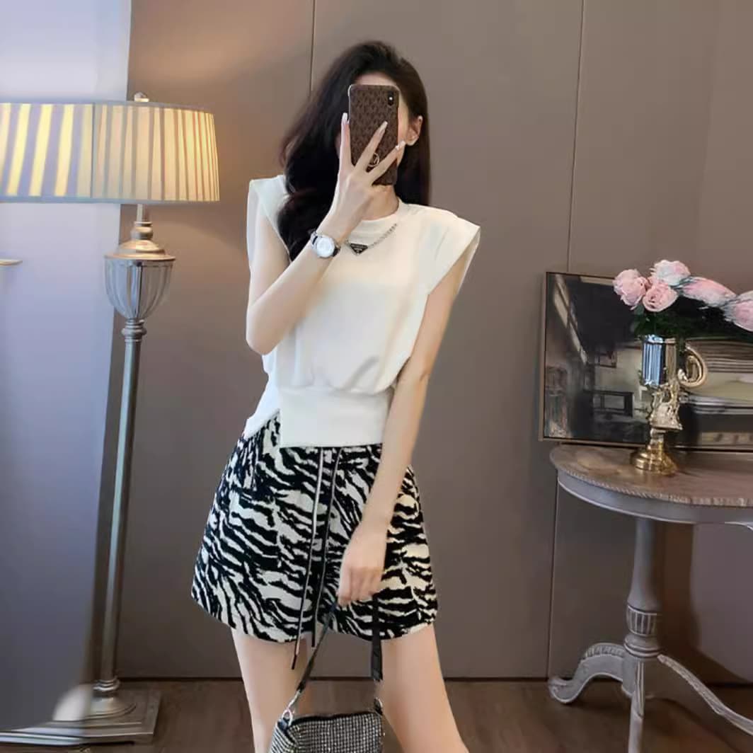 European Station Casual Sportswear Set Women Summer Trendy Age-Reducing Waist-Nipping Slimming Top Leopard Print Shorts Fashion Two-Piece Set