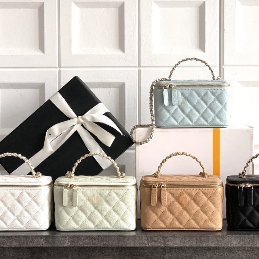 2025 New Diamond Quilted Handheld Cosmetic Bag, Chanel-style Caviar Texture, Woven Handle with Chain, Mini Crossbody Bag for Women