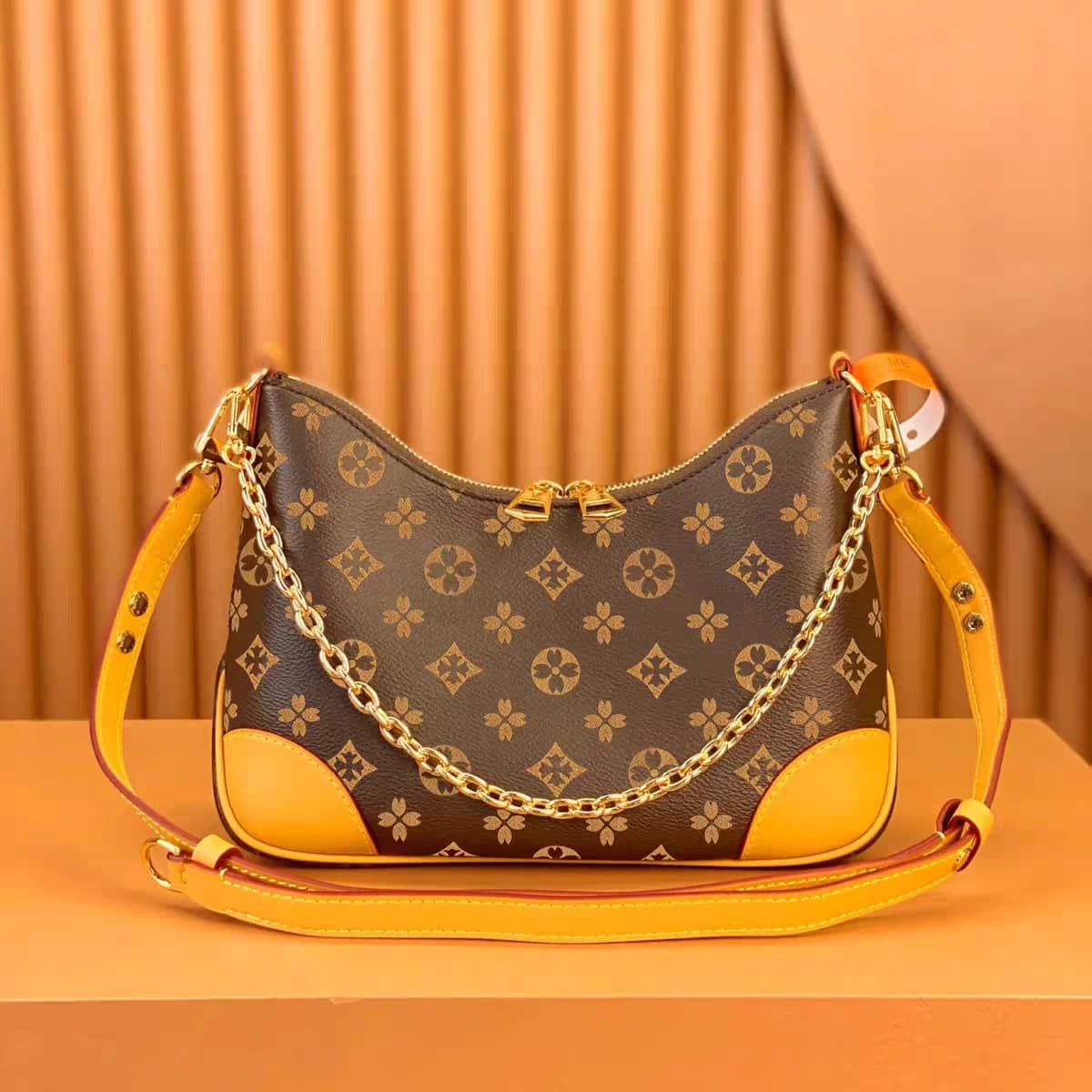 Chip version with logo L Croissant Bag V Underarm Bag Chain Bag Genuine Leather Shoulder Crossbody Women's Bag Crescent Bag
