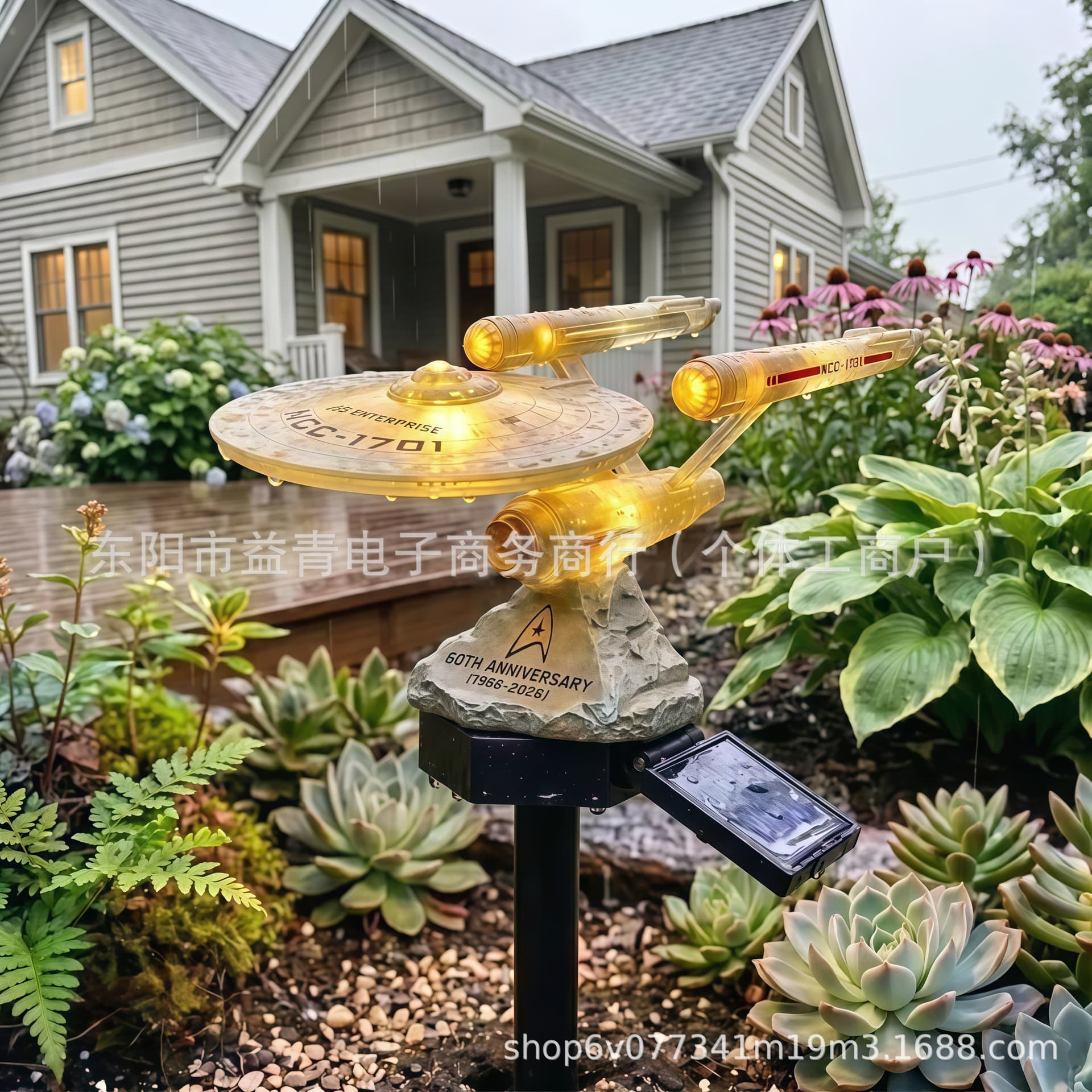 Cross-border Bestseller 2026 Spaceship Gorilla Resin Solar Panel Funny Outdoor Garden Yard Resin Light Decoration
