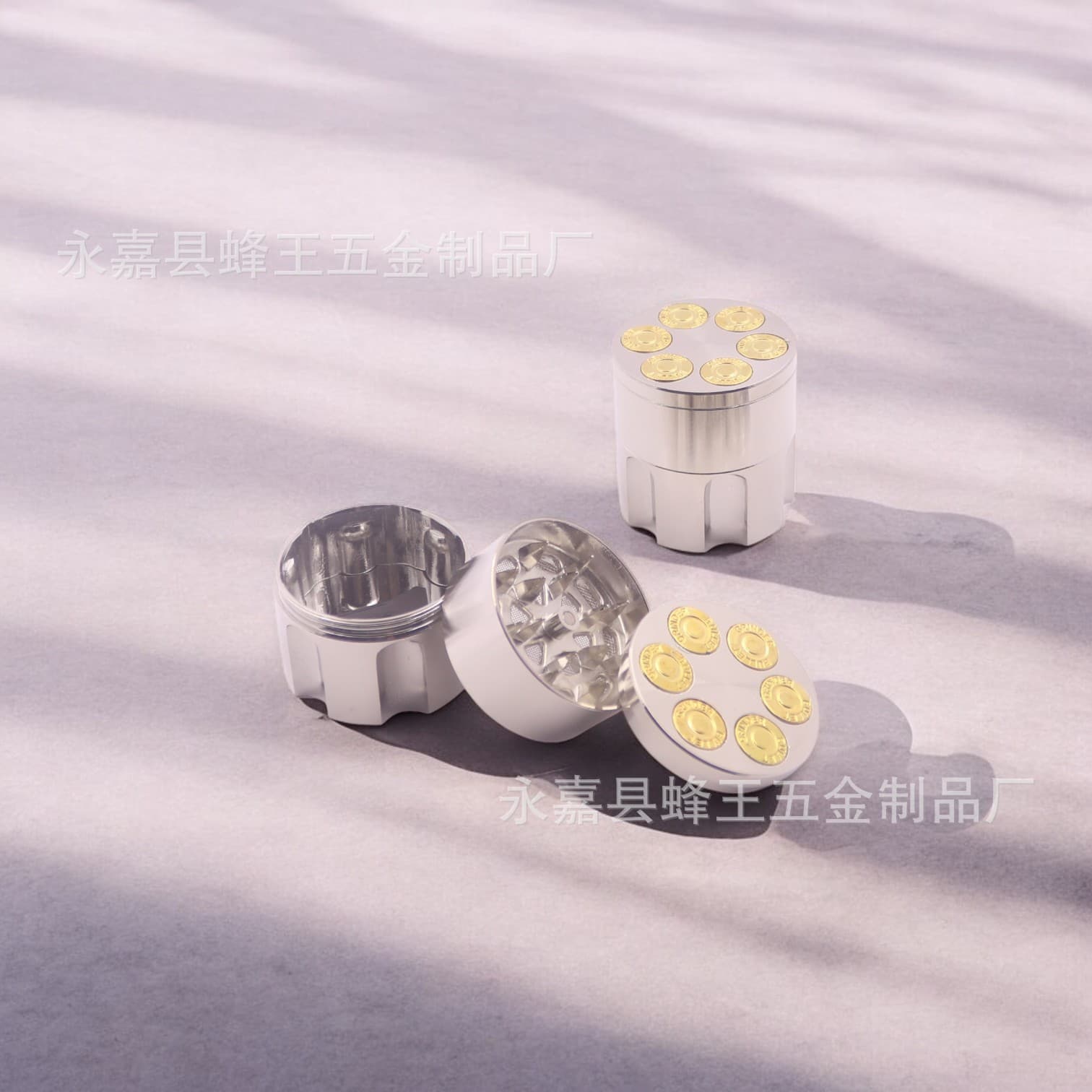 42mm 3-layer bullet clip cigarette grinder, medium-sized bullet-shaped zinc alloy grinder/cigarette crusher, factory direct supply.