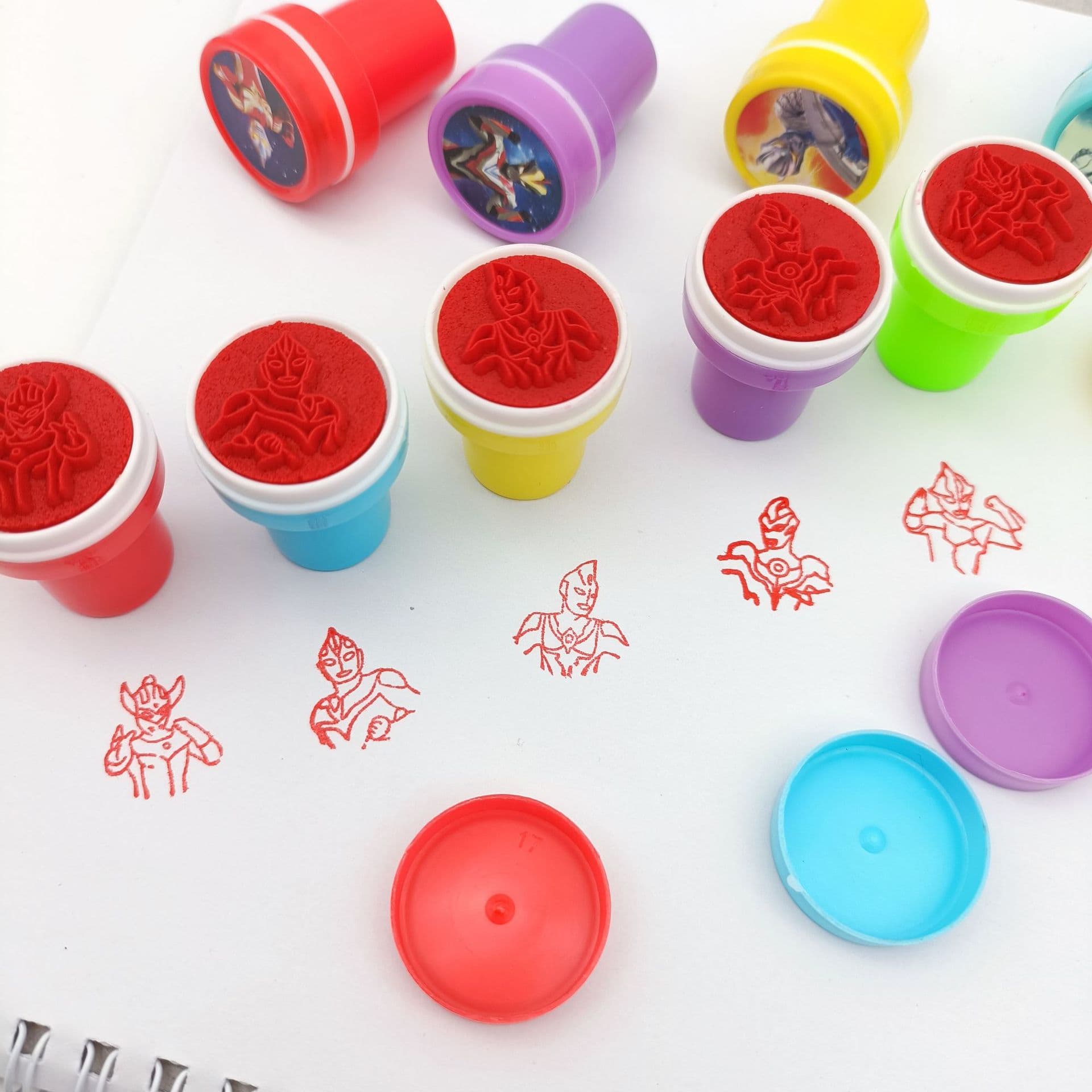Boys love Ultraman stamps, children's mini cartoon pattern ink pad set, kindergarten teaching encouragement stamps