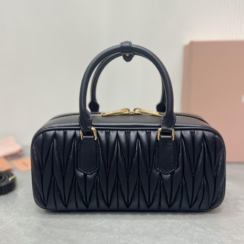 (Guangzhou All-Steel Original Factory Version) MIU Miu Crescent Bag Hobo Handbag Pleated Cloud f lv Crossbody Dumpling Bag