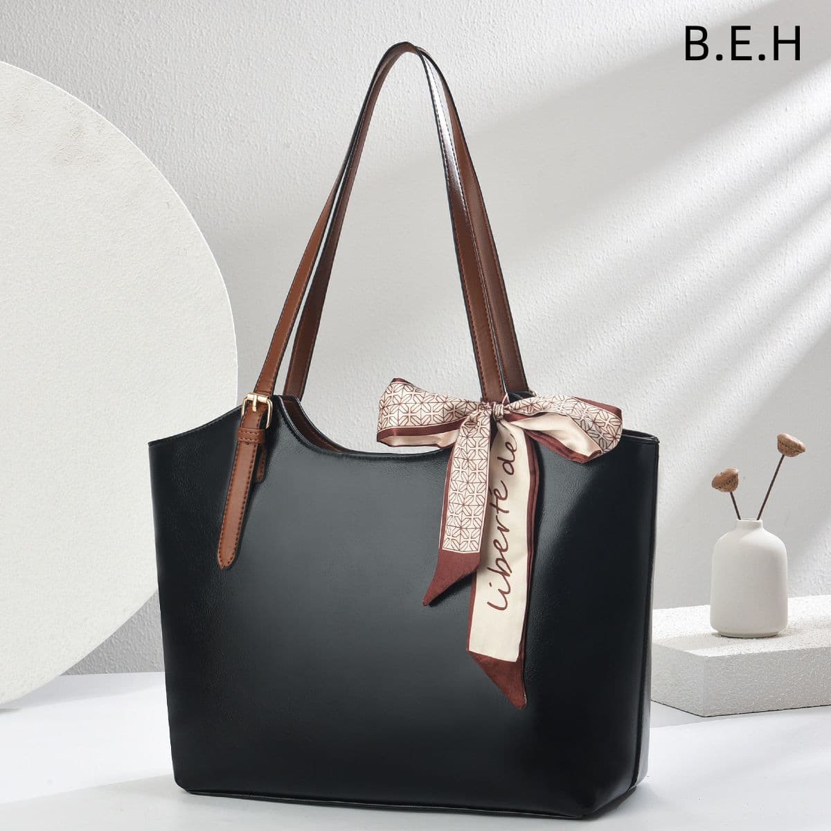 New Tote Bag Vintage Oil Leather Women's Minimalist Textured Shoulder Bag Practical Underarm Bag BEH totebags