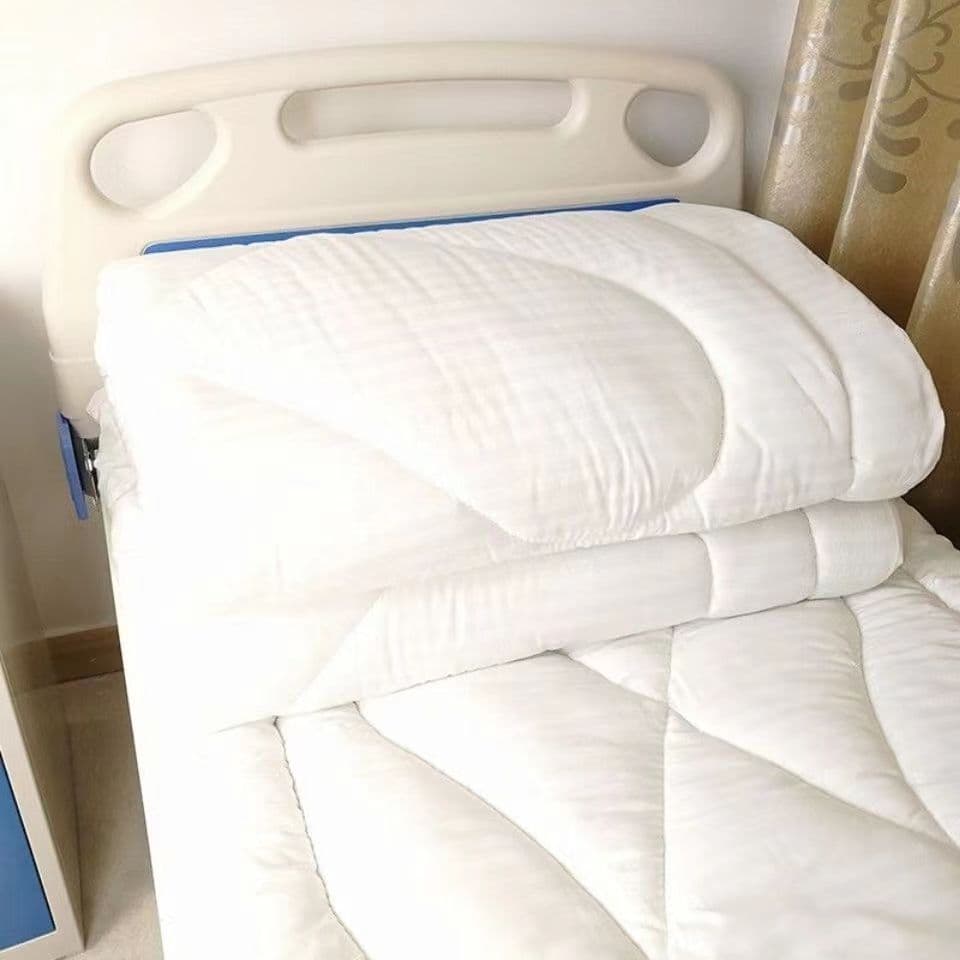 Hospital quilts, silk cotton quilt cores, single bed quilts, spring and autumn cotton quilts, hospital bed quilts, mattresses, hotel quilts, wholesale silk cotton quilts