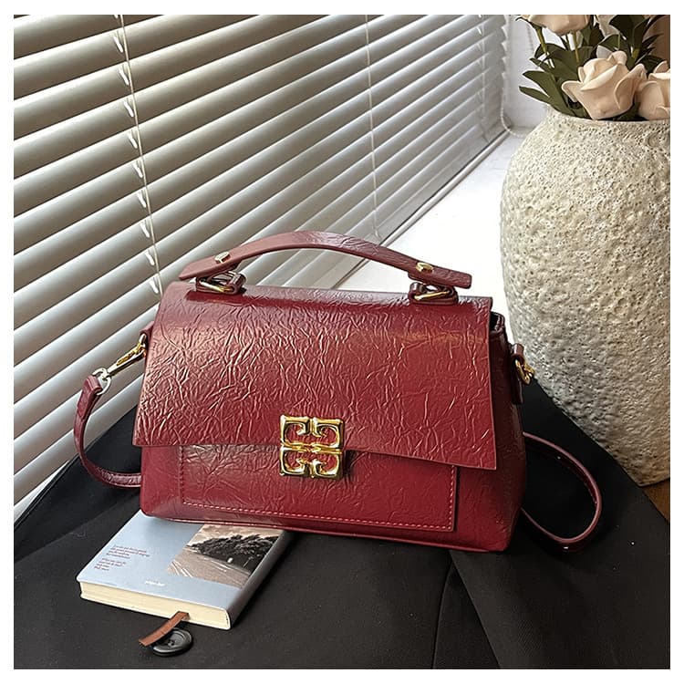 Cross-border foreign trade hot-selling high-end exquisite retro handbag women's new niche texture single shoulder crossbody bag