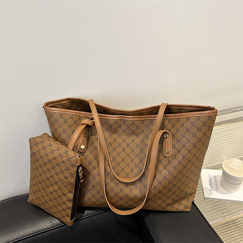 Foreign Trade Vintage Printed Large Capacity Shoulder Bag Women's 2025 Spring New Niche Trendy Commuter Armpit Tote Bag