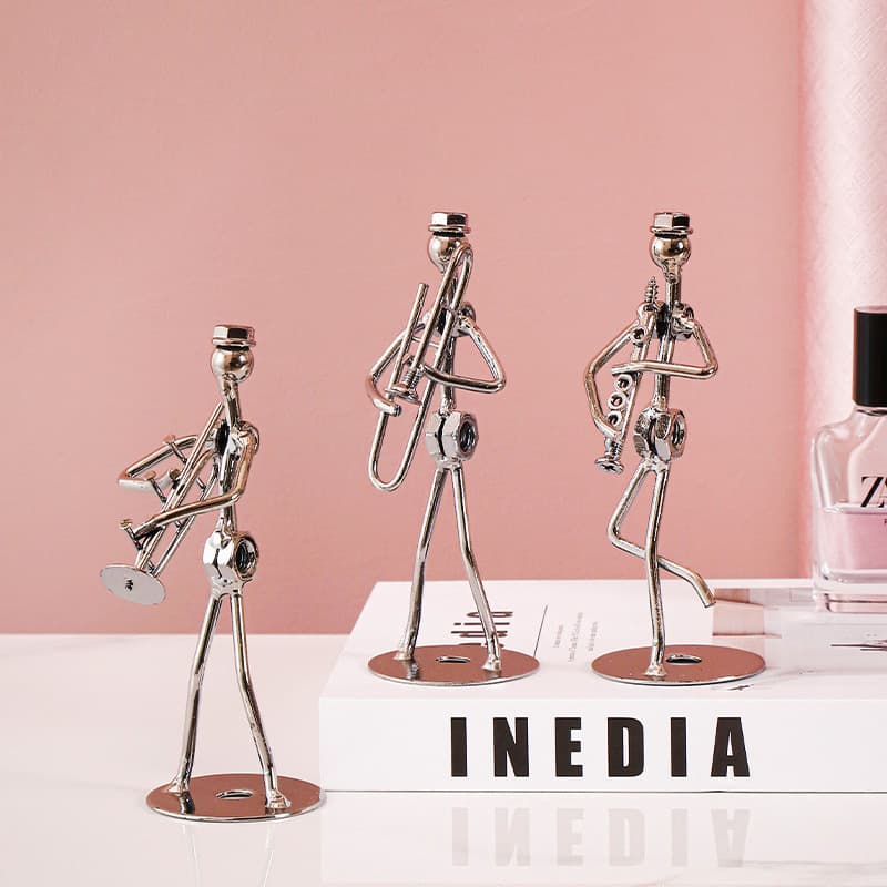 Cross-border wholesale Iron Man band ornaments home decor vintage metal Iron Man desktop decoration iron craft
