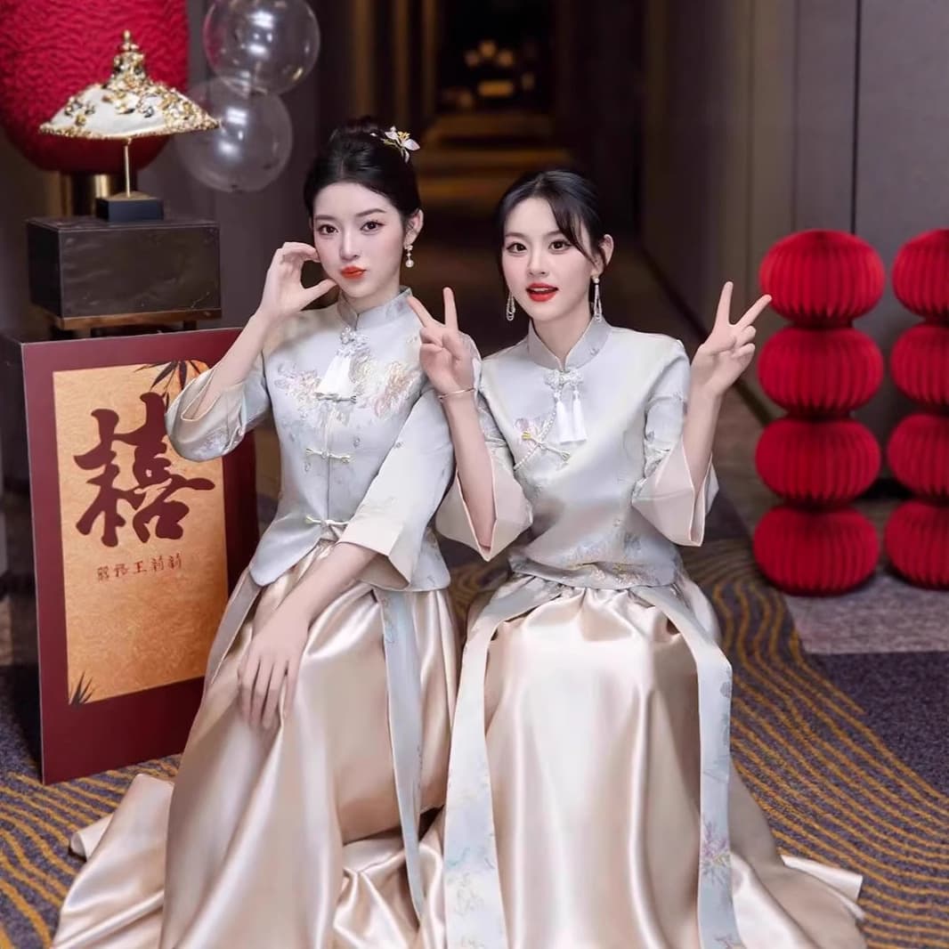 Chinese-style Bridesmaid Dress 2026 Autumn/Winter Long Sleeve High-end Sense Small Bridal Party Light Luxury Gown Xiuhe Bridesmaid Skirt