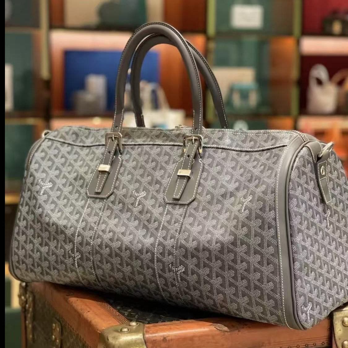2026 New Cross-Border Large-Capacity Fitness Travel Bag, Shoulder Bag for Men and Women, Fashionable Classic Monogram