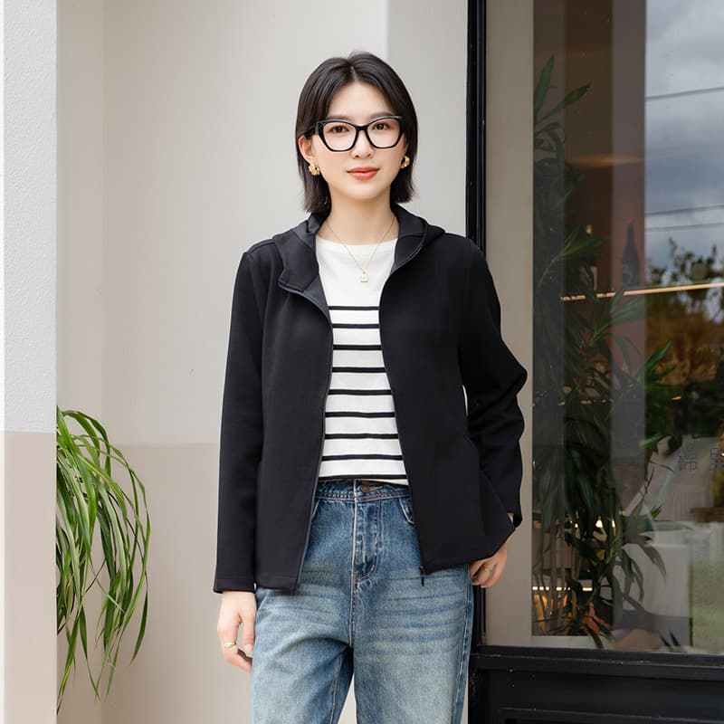 YUN 2026 New Women's Windproof Sports Jacket Slim Fit Casual Loose Coat with Waist Cinching
