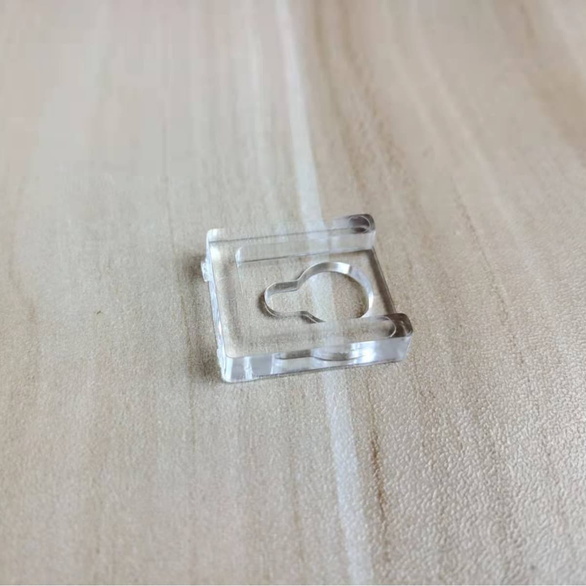 Hatai VAT factory discounted price, ready stock of acrylic transparent plastic gourd hanging buckles with high transparency.