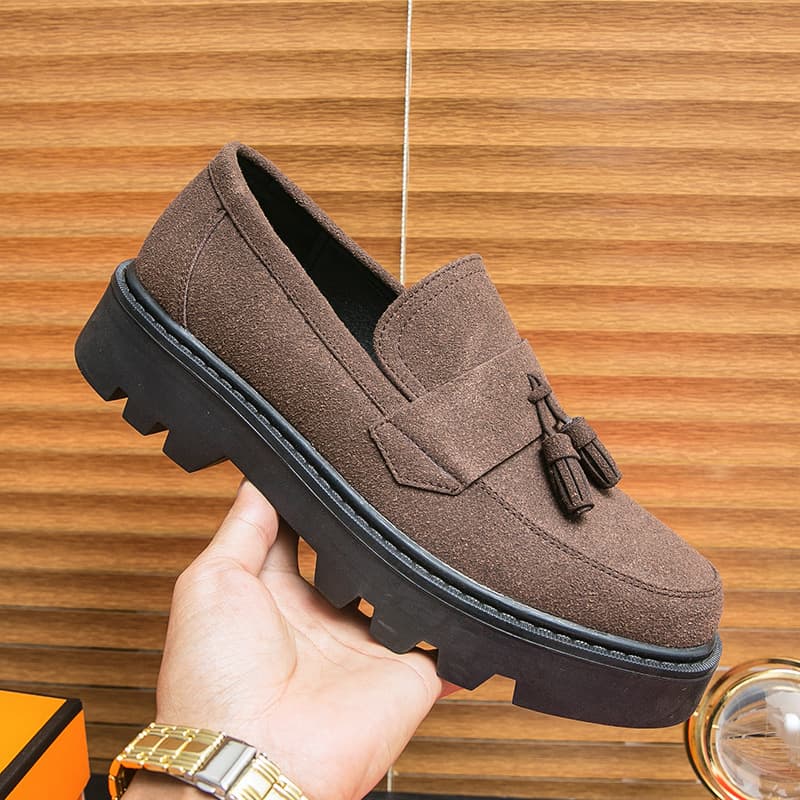 Men's Round Toe Tassel Loafers Thick Bottom Heightening Shoes Retro Style Spring Autumn New Model Rubber Sole Adult Footwear