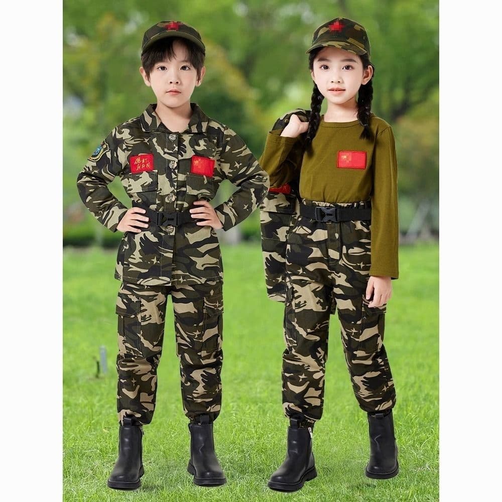 Children's camouflage uniform set for boys, summer special forces design, soft fabric for elementary school wear, kindergarten summer camp, and performance outfits.