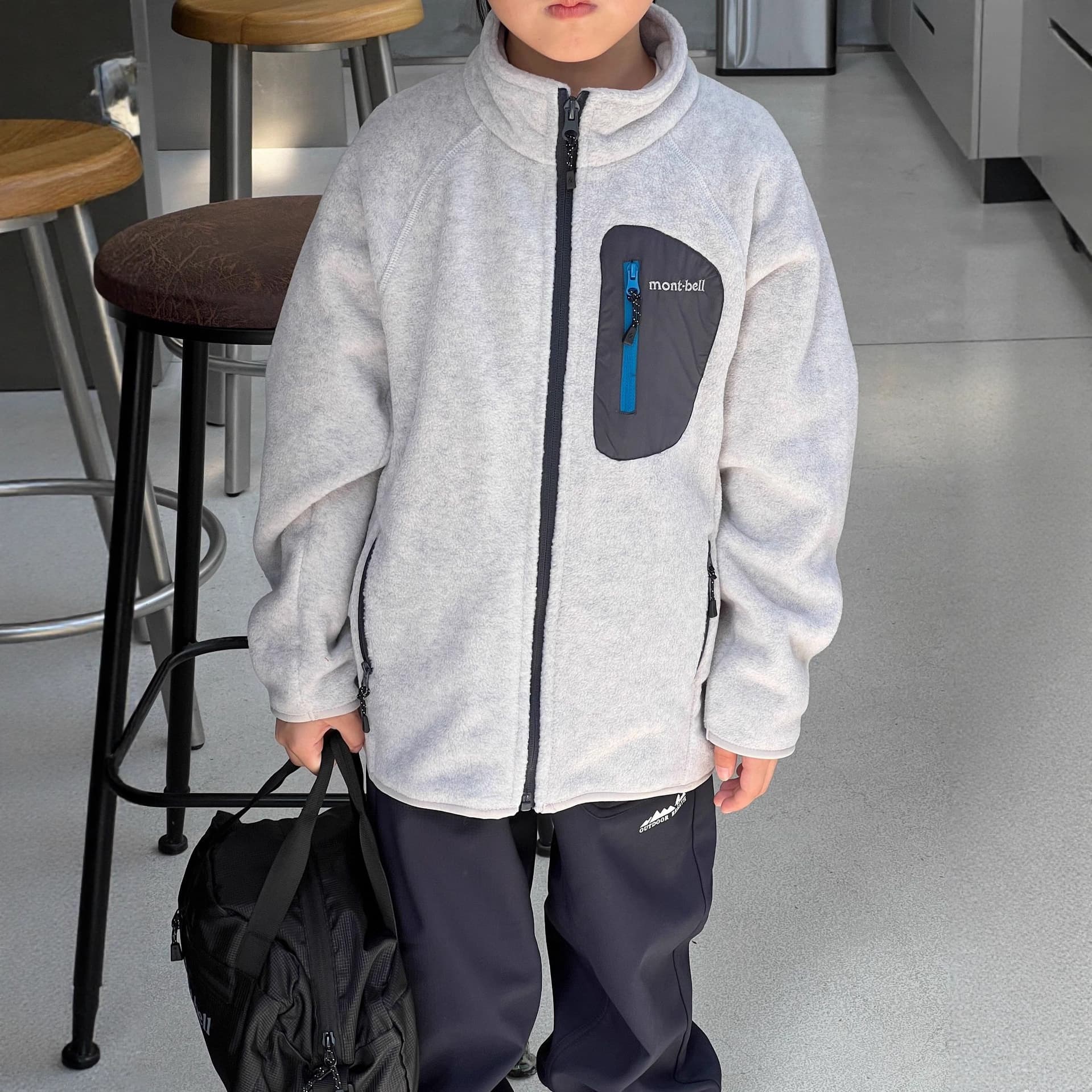 25 Children's Autumn and Winter New Style Outerwear Boys' Outdoor Fleece Jacket Girls' Top Medium and Large Children's Pocket Sweater