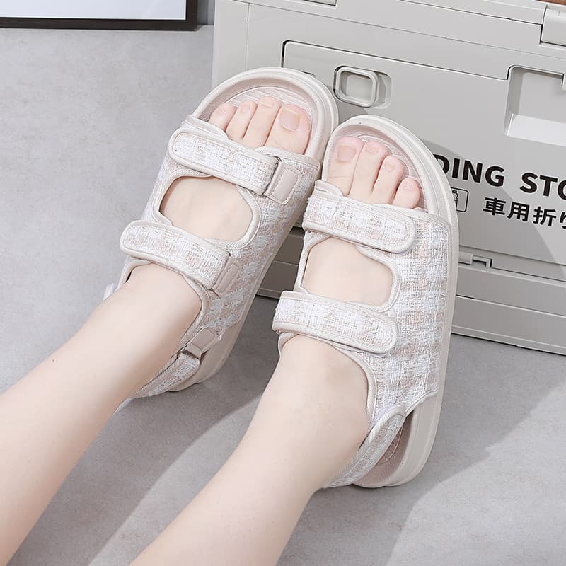 2023 summer new style small fragrant sandals for women flat bottom versatile outer wear student sandals soft bottom casual beach shoes trend