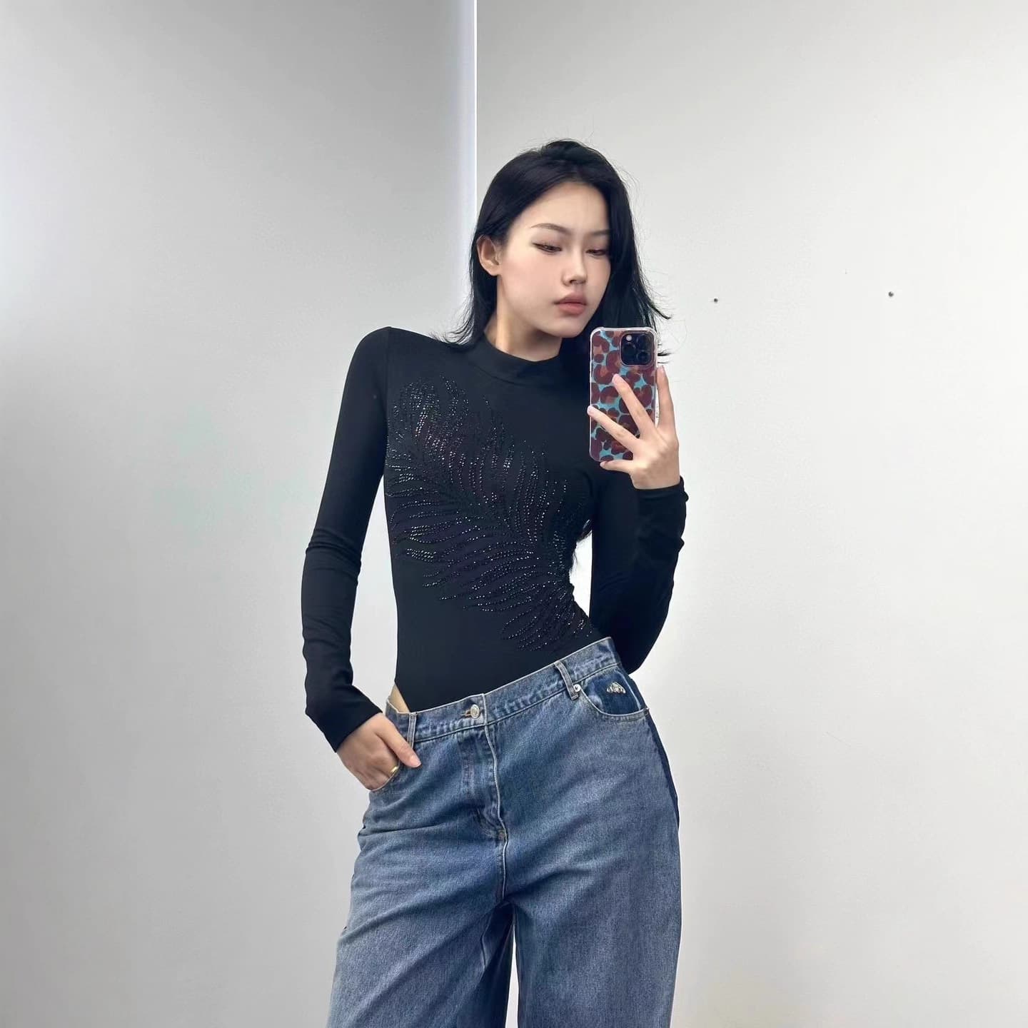 Women's Autumn/Winter Base Layer Top with Maple Leaf Rhinestone Knit, Early Fall Stylish Versatile Inner Wear Black Round Neck