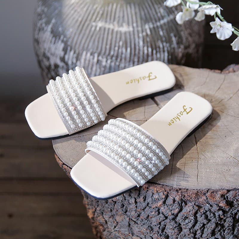 Large size flat slippers for women 2025 new outer wear pearl rhinestone flip flops beach cross-border foreign trade ladies sandals