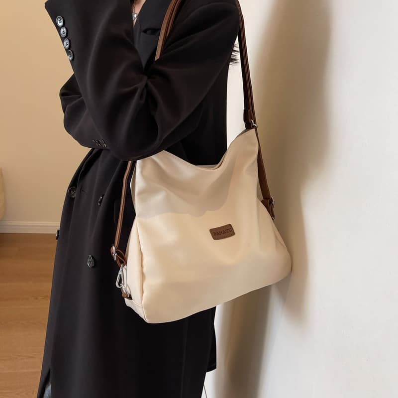 University commuting backpack student nylon bag women's new autumn large-capacity single shoulder armpit tote bag