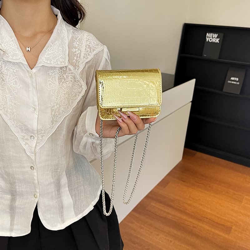 Crocodile Embossed Patent Leather Mini Square Bag Women 2026 New Chain Crossbody Bag Premium Mini Shoulder Bag Versatile Fashion