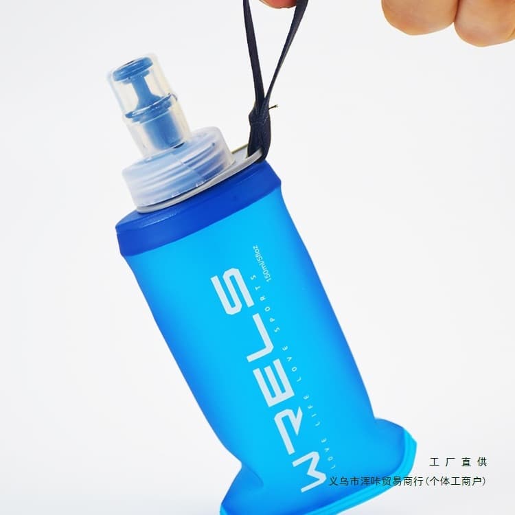 Sports soft water bottle, outdoor running silicone collapsible hydration pouch for cycling, cross-country, marathon, and travel convenience