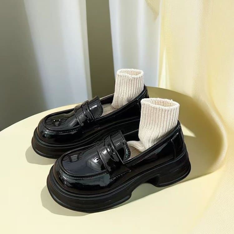Round-toe thick-soled flats for women, black collegiate style small leather shoes, versatile British loafers, 2024 formal shoes JK shoes