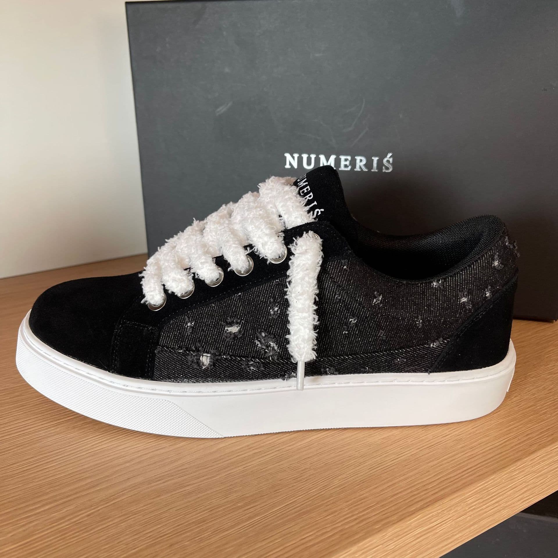 In Stock UK High Street Numeris Shoes Guangzhou Cross-border Supply Sports Skate Shoes for Couples