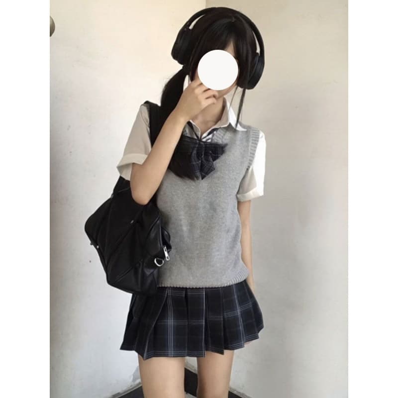 Japanese School Style JK Uniform Set Female Student Kishu Vest Basic Shirt Pleated Skirt Full Set